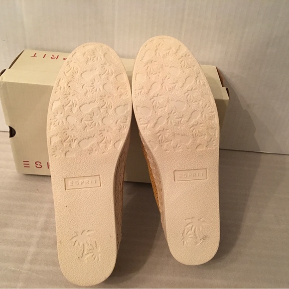 NWT Women’s Esprit Erin Perforated Mustard Gold Slip-On Espadrilles Size 9.5 - Picture 4 of 8